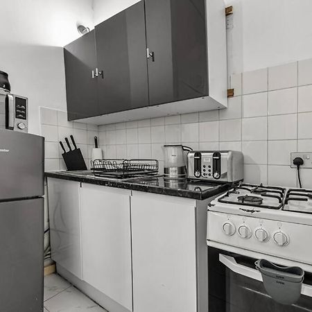 Appartamento Deluxe Flat On Kentish Town Londra Esterno foto